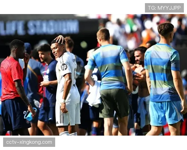 巴黎圣日耳曼公布客战皇马大名单,姆巴佩、登贝莱在列 巴黎圣日耳曼公布客战皇马大名单,姆巴佩、登贝莱在列